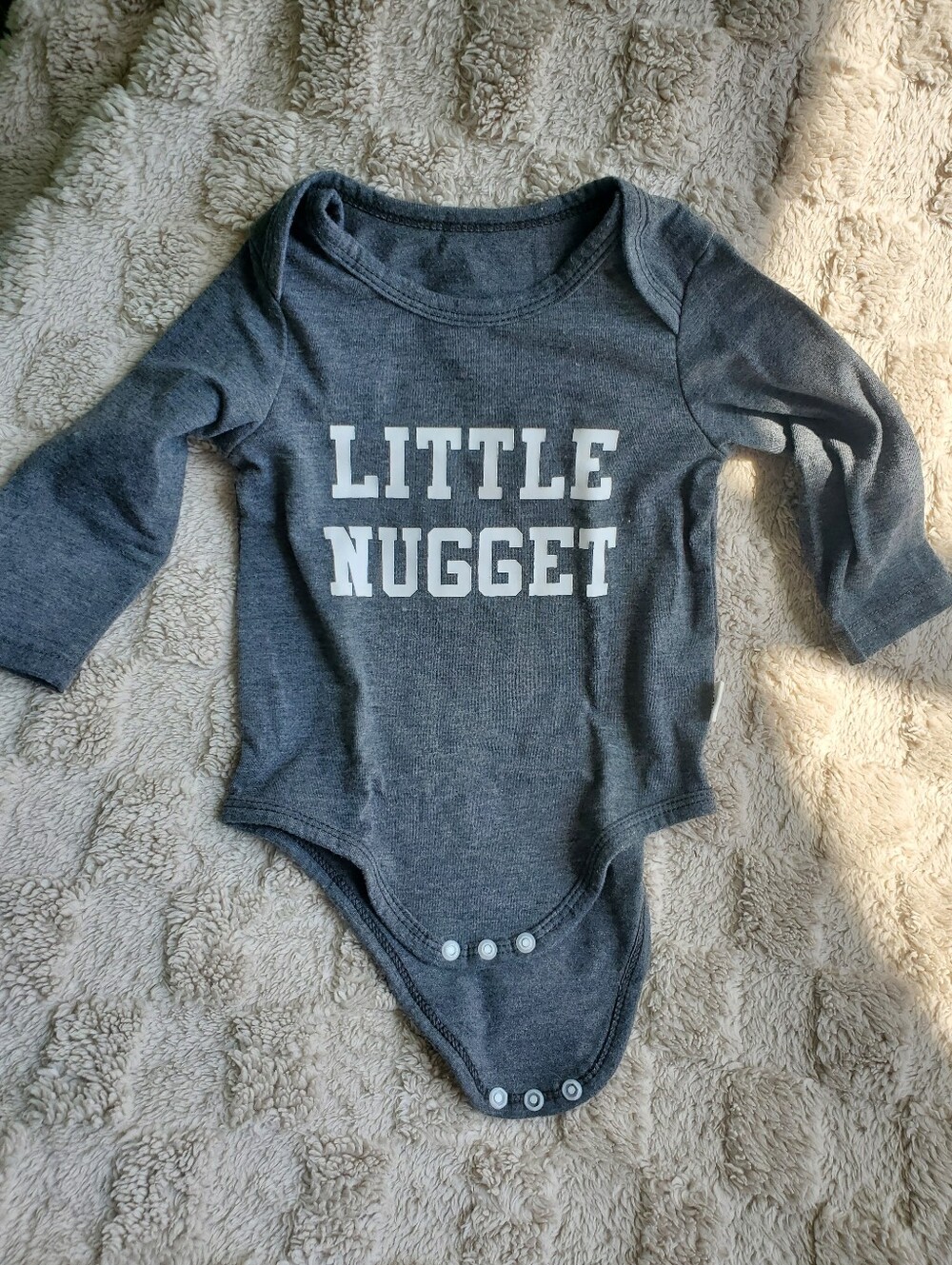 Gray 'LITTLE NUGGET' Long-Sleeve Baby Bodysuit